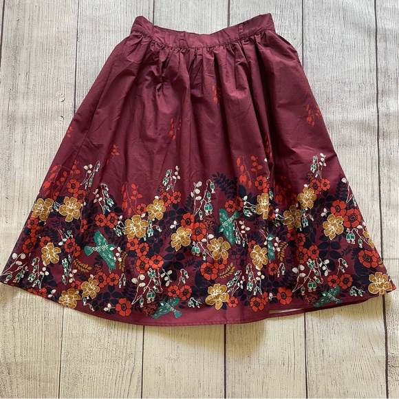 Modcloth Dresses & Skirts - Modcloth Burgundy Bird Floral Skirt Size Small